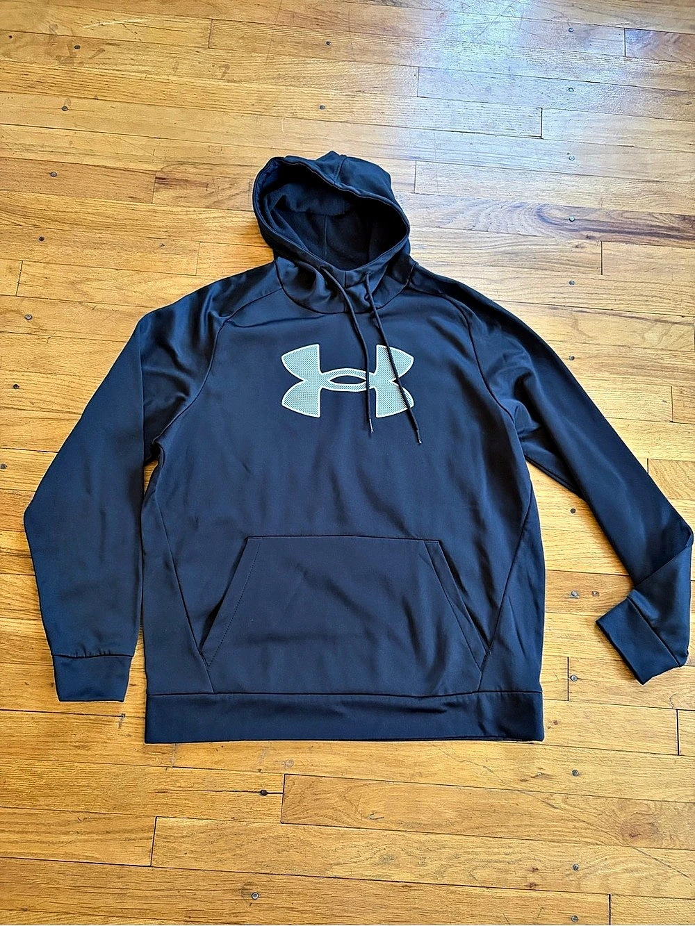 Under Armour Men's Black Hoodie Size Large